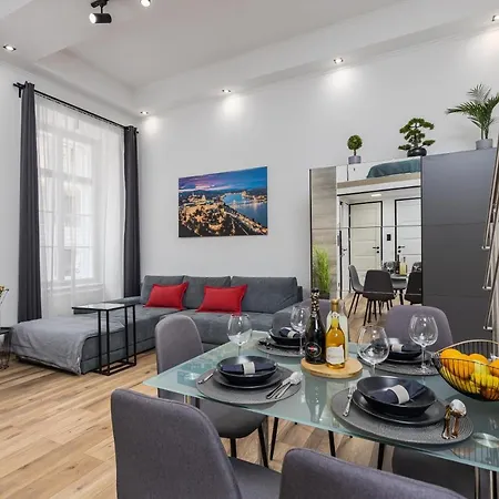 Kiraly21 Downtown By Andrassy Street * Boedapest